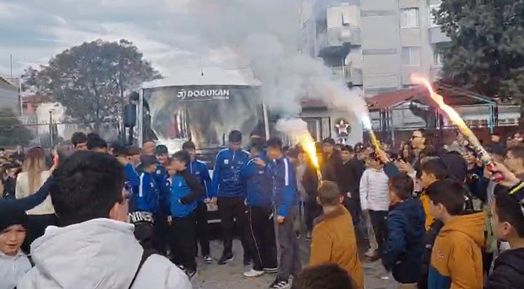 Türkiye şampiyonlarına Salihli’de coşkulu karşılama