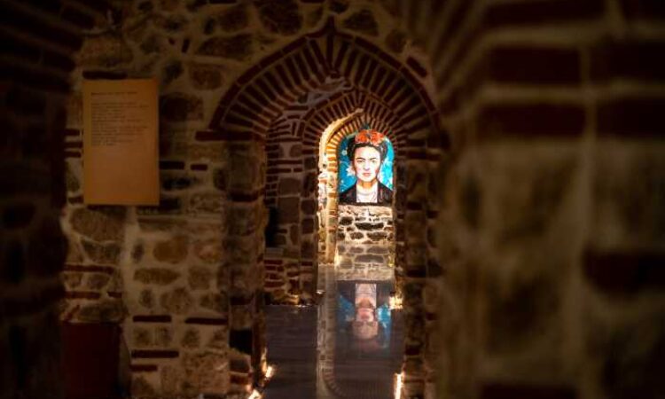 Çağdaş resimde duygu ve insan odağı: Ayşe Betil