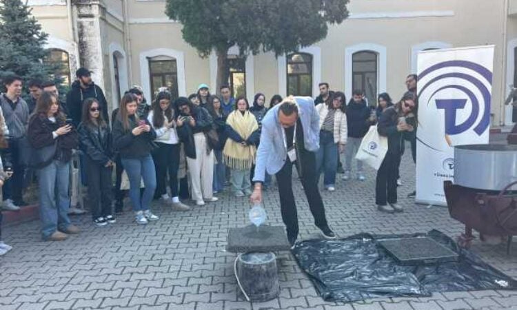 TÜRKÇİMENTO, Trakya Üniversitesi’nde Beton Semineri ve Beton Uygulamalı Workshop düzenledi