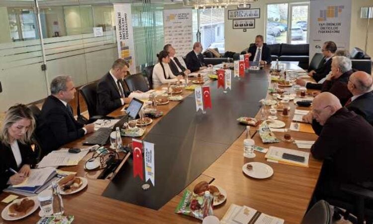 YÜF’te güven tazelendi: Adil Sani Konukoğlu yeniden başkan