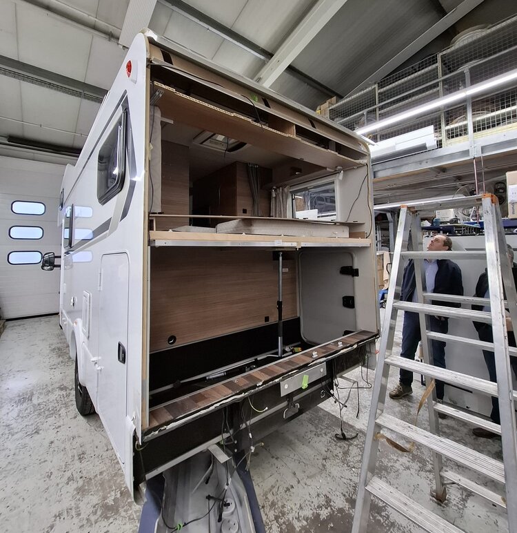 Schnitt durch ein Wohnmobil