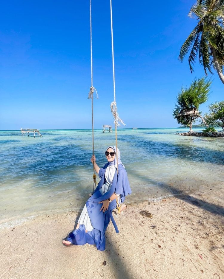 Pantai Bobby Karimun