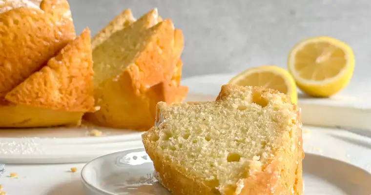 Traditional Italian Lemon Olive Oil Cake