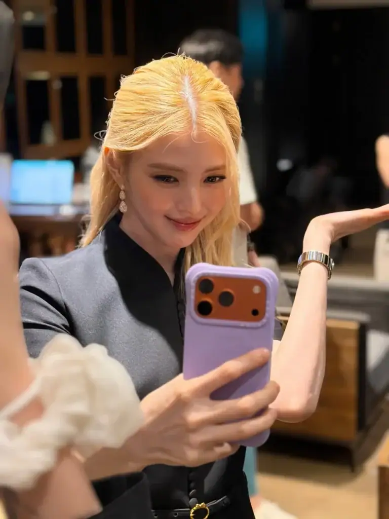 Rambut Pirang Han So Hee