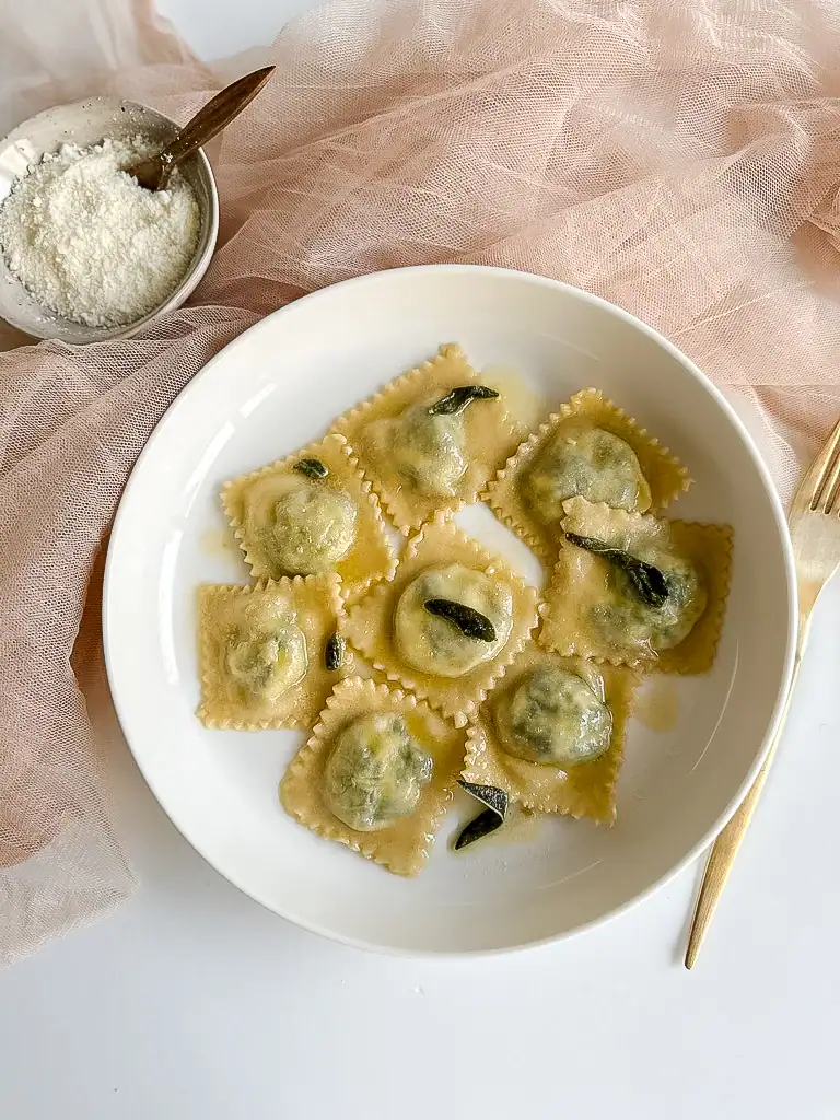 Ricotta ravioli with butter and sage sauce