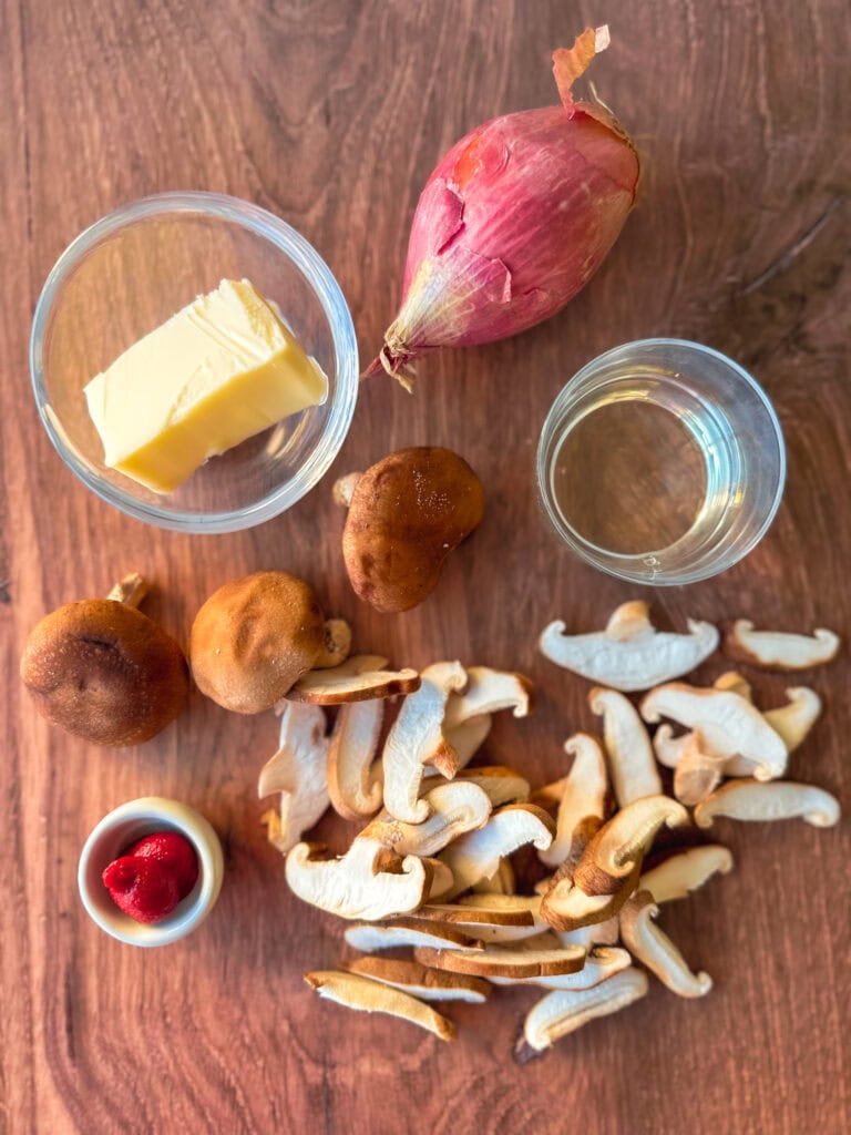 Mushroom Sauce Ingredients for Sorpresine Pasta