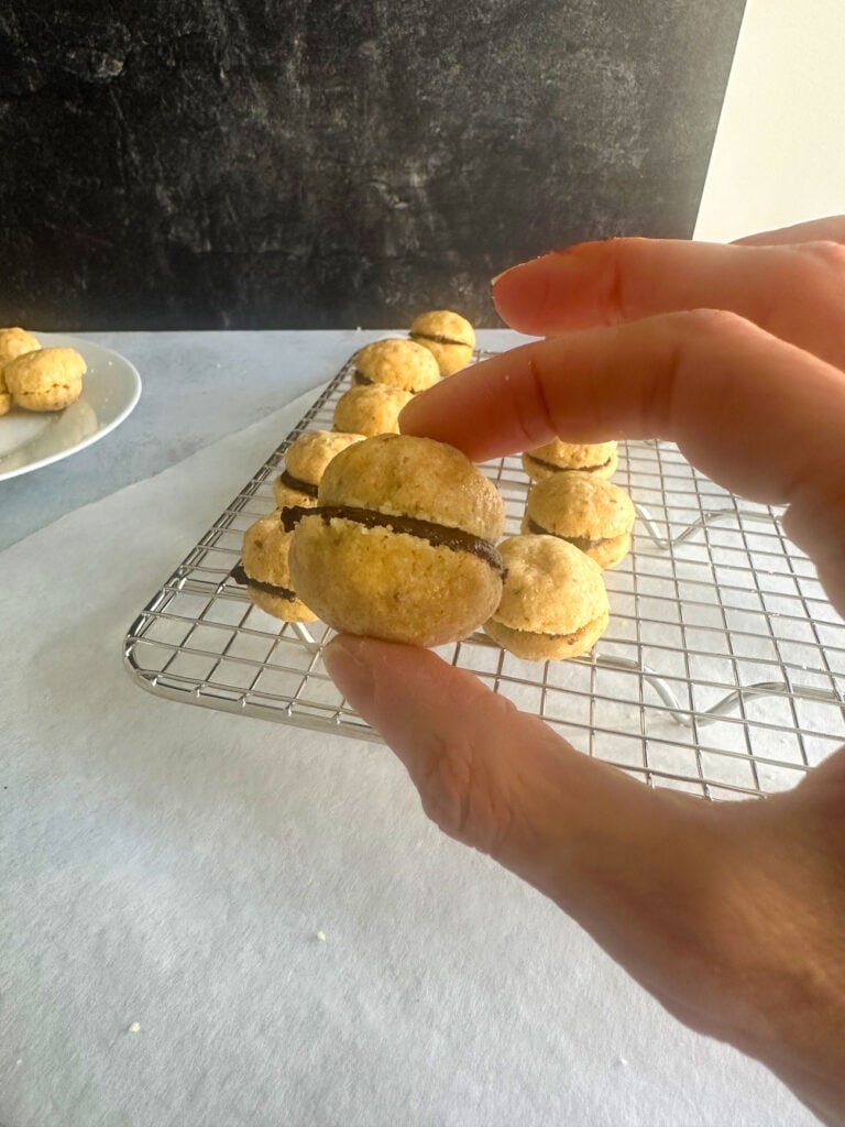 baci di dama finished