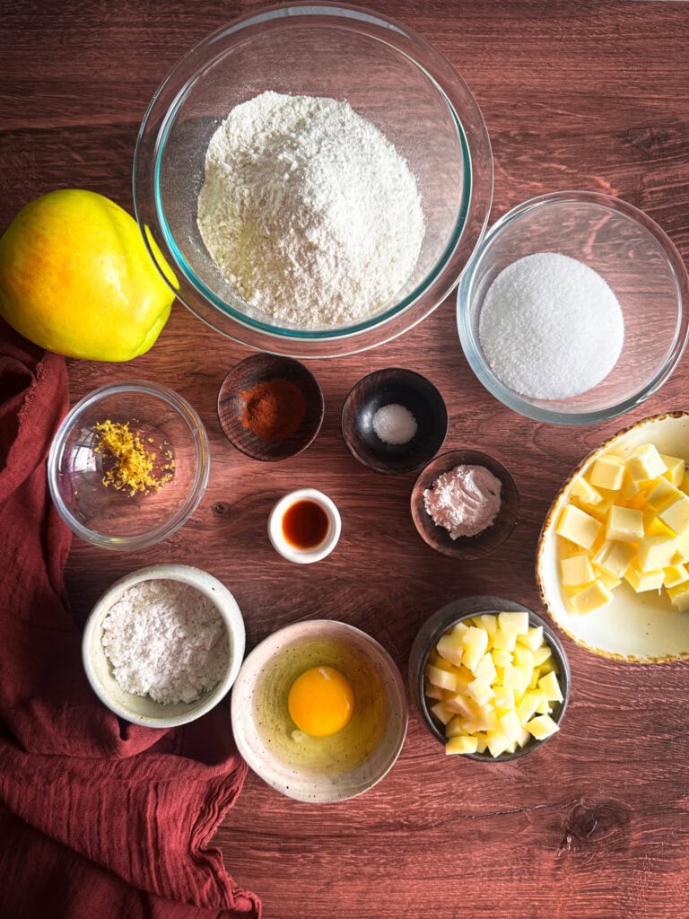 Ingredient to bake Italian apple cookies
