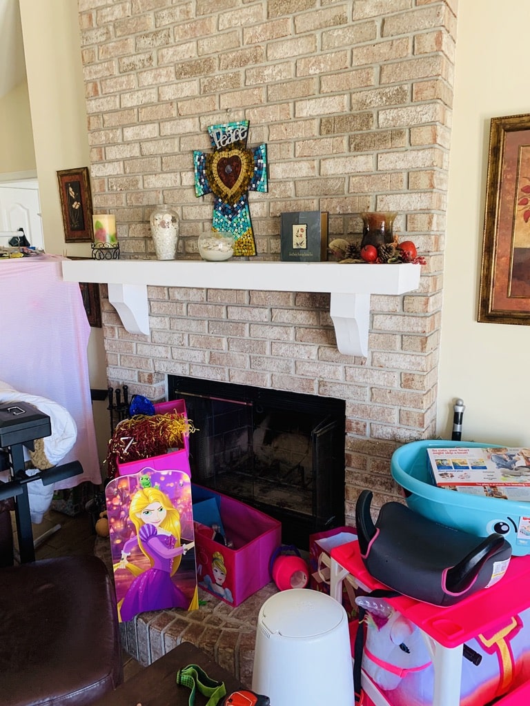 1321E0CD-D4E4-4089-92E0-E422CD56599C_1_105_c White Brick Chimney and Fireplace