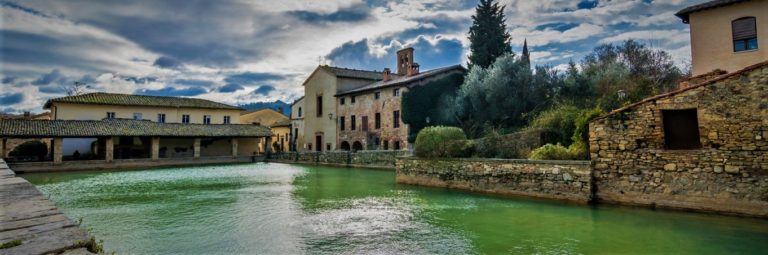 Баньо Виньони. Заставка