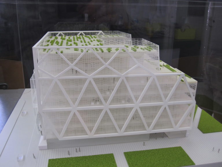 maquette des bureaux Chevalret à l'avenue de France par Jacques Ferrier au 1/200ème