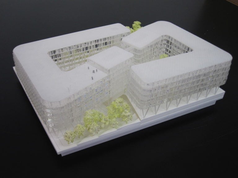 maquette de logement et bureaux à Massy Palaiseau par XTU architecte au 1/500ème