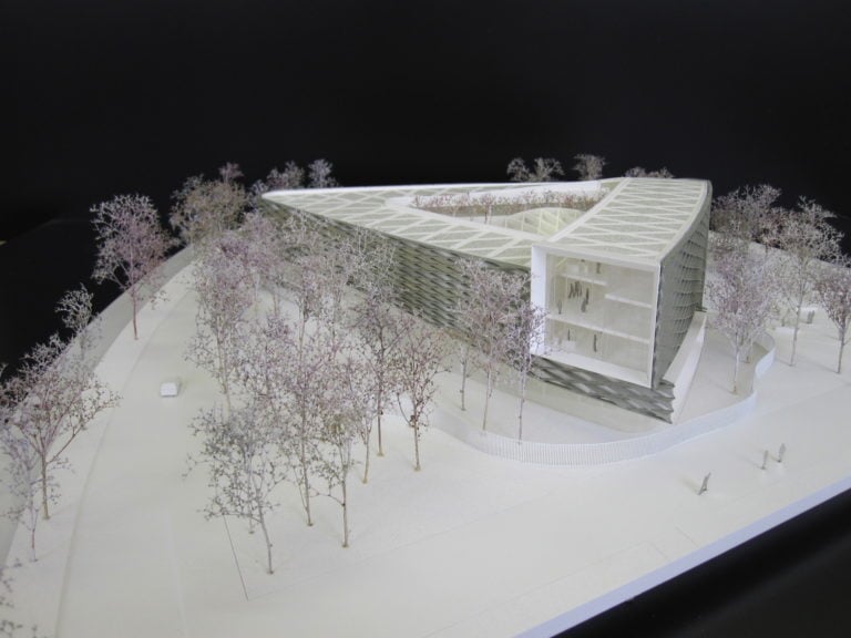 maquette du palais de Justice de Caen par XTU architecte au 1/200ème