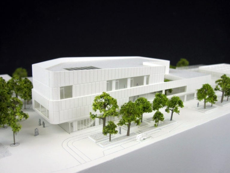 Maquette du conservatoire, école et salle de sport à Saint Germain en Laye par LA architecture, NZI, MAAJ et Atelier Volga