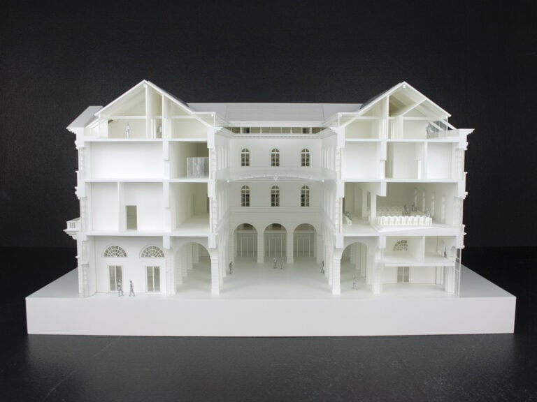 maquette en coupe du projet de restauration de l'hôtel de ville d'annecy par l'Atelier Novembre