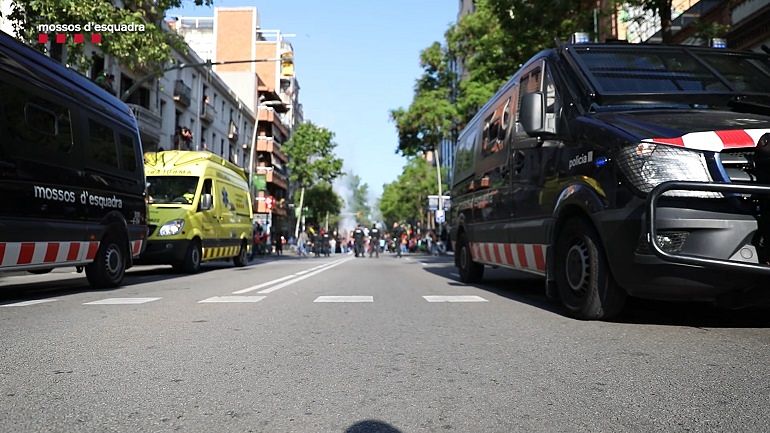 La BRIMO de los Mossos d´Esquadra Dispositivo en una concentración_La BRIMO de los Mossos d´Esquadra