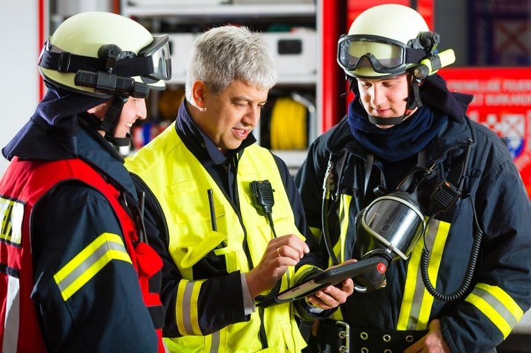 Bomberos dialogando Jardunaldi Profesionalak USEC Bilbao Congress 2023. Larrialdien Kudeaketa.
