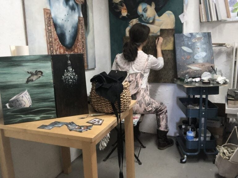 Behnaz Larsen - Figurative Painting - 6