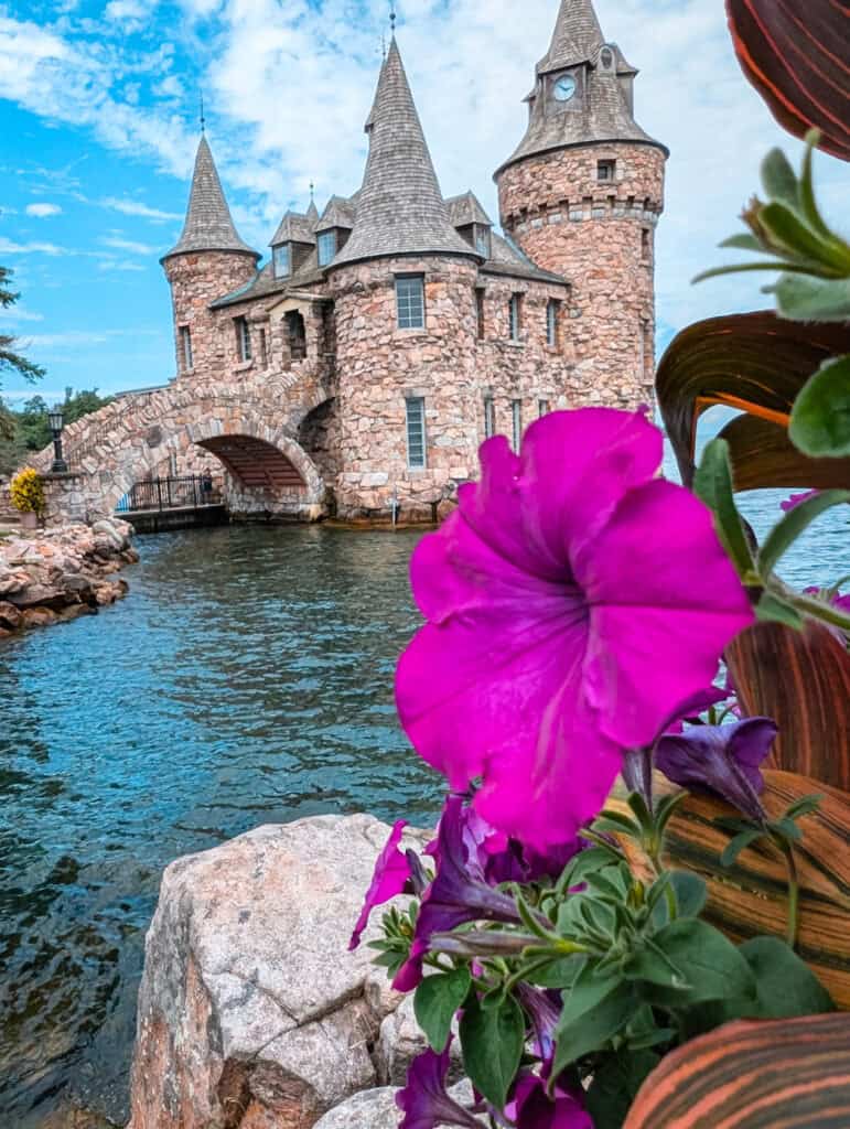 Boldt castle in Tousand Islands with kids