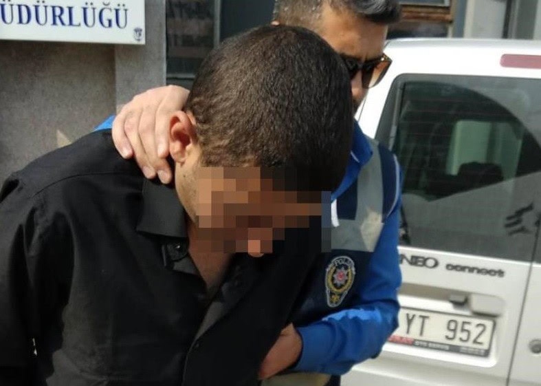 İzmir’de doktoru boğazından jiletle yaralayan sanığa 18 yıl hapis