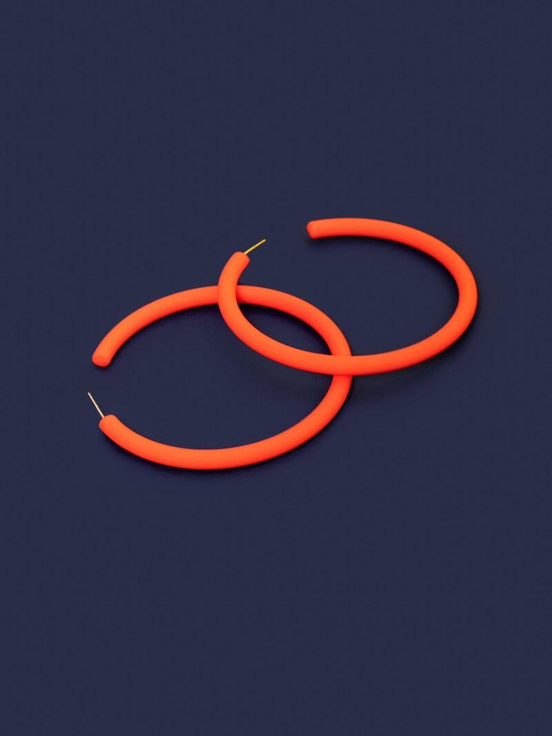 Pendientes Hula Hoop naranja neón con fondo