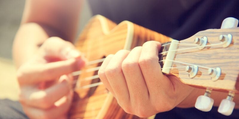 ukulele öğreniyorum