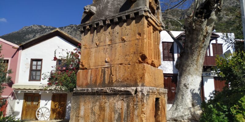 aslanlı lahit