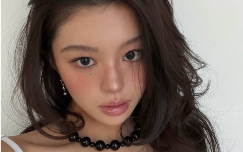 Rahasia Makeup Glowing yang Bikin Iri di Tahun Baru