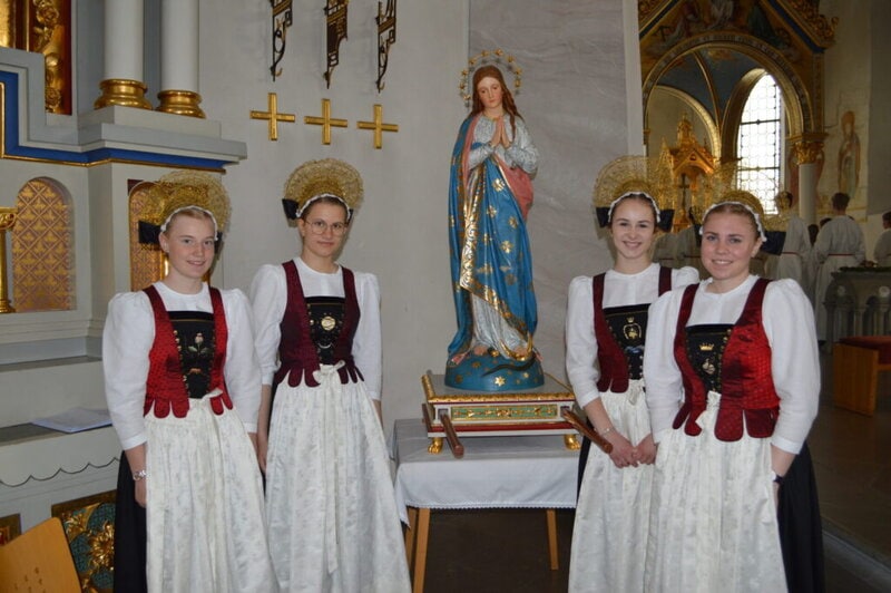 trachten vorarlberg, tracht vorarlberg, mode vorarlberg tracht, trachtenschneider, kleidermacher, tradition vorarlberg, schneiderwerkstätte, mode nach maß vorarlberg