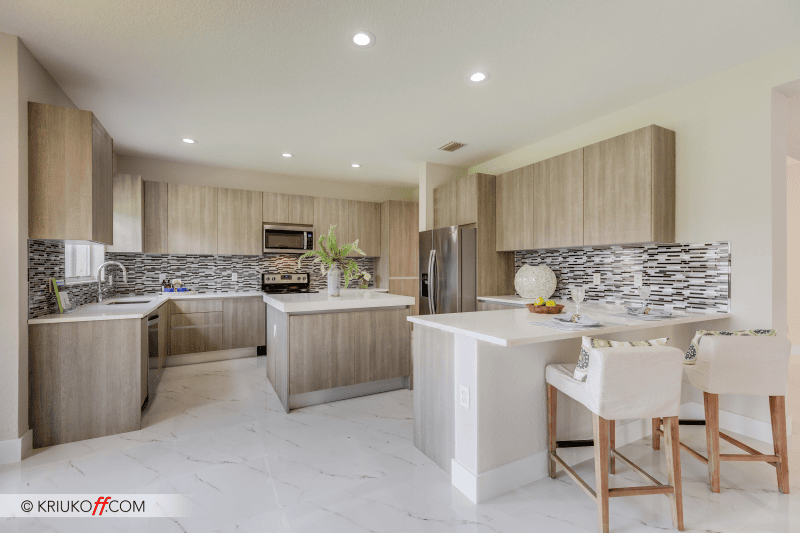 8572 Breezy Hill Drive (FOR SALE)
