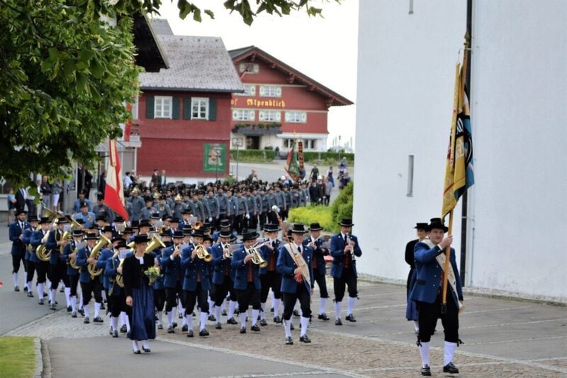 trachten vorarlberg, tracht vorarlberg, mode vorarlberg tracht, trachtenschneider, kleidermacher, tradition vorarlberg, schneiderwerkstätte, mode nach maß vorarlberg