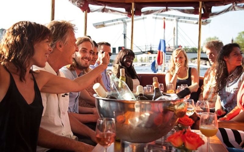 borrelboot-amsterdam-rondvaart-met drankjes Borrelboot Amsterdam, rondvaart met drankjes