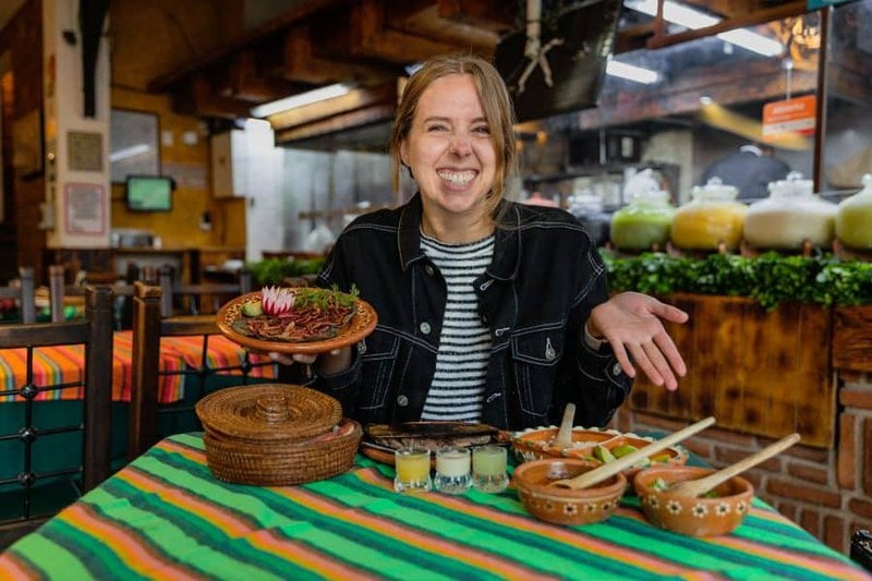 how much is a meal in mexico in us dollars