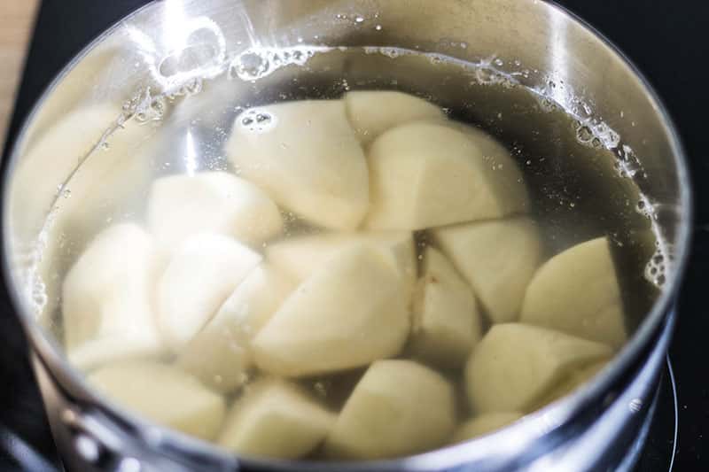 Boiling Potatoes Image - AmateurChef.co.uk