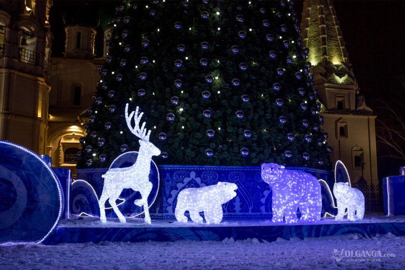 Decoration at the foor of New Year tree on Soviet Square, Yaroslavl