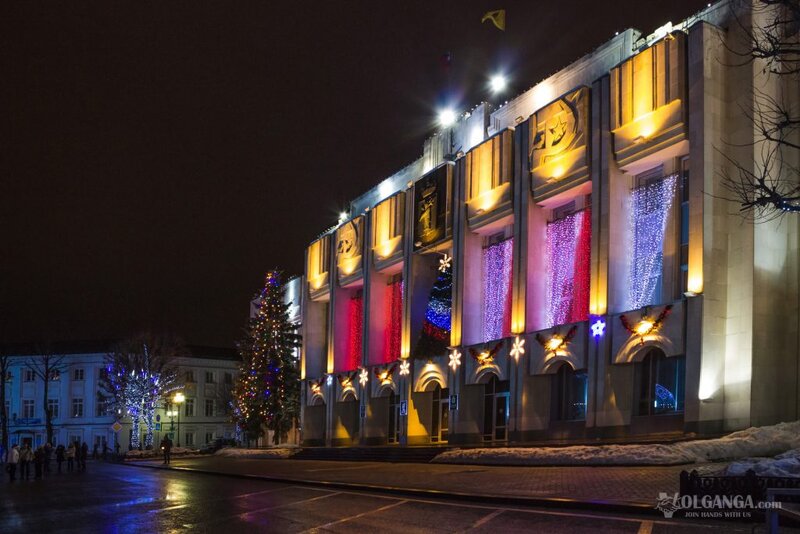 Yaroslavl region Parliament, Soviet Square on New Year night 2017