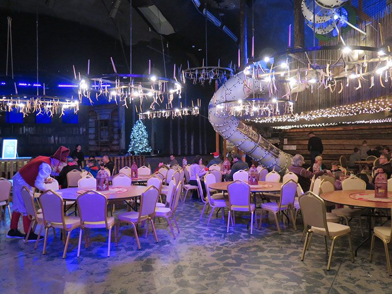 Santa Park - Cueva de los elfos de Papa Noel - Rovaniemi - Cafetería
