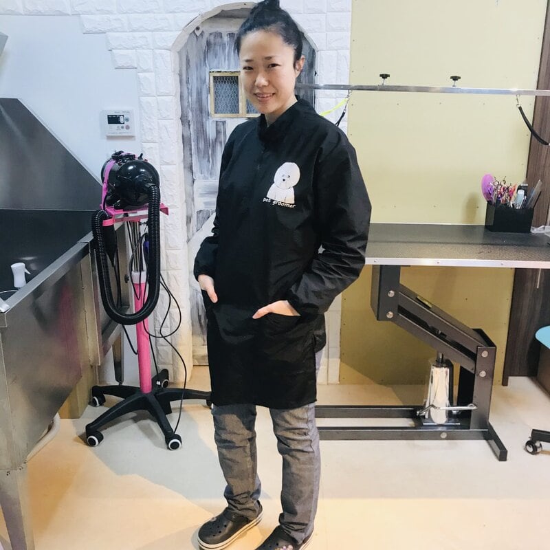 Lサイズ「トリマーの気持ちをわかってる！」エプロンのような長袖のトリミングウェア