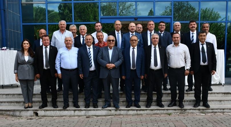 AYDIN TİCARET BORSASI’NDA SEÇİM HEYECANI SONA ERERKEN, AYDIN TİCARET BORSASI MEVCUT YÖNETİM KURULU BAŞKANI FEVZİ ÇONDUR, BORSA ÜYELERİNİN OYLARIYLA YENİDEN BAŞKAN SEÇİLEREK GÜVEN TAZELEDİ.
