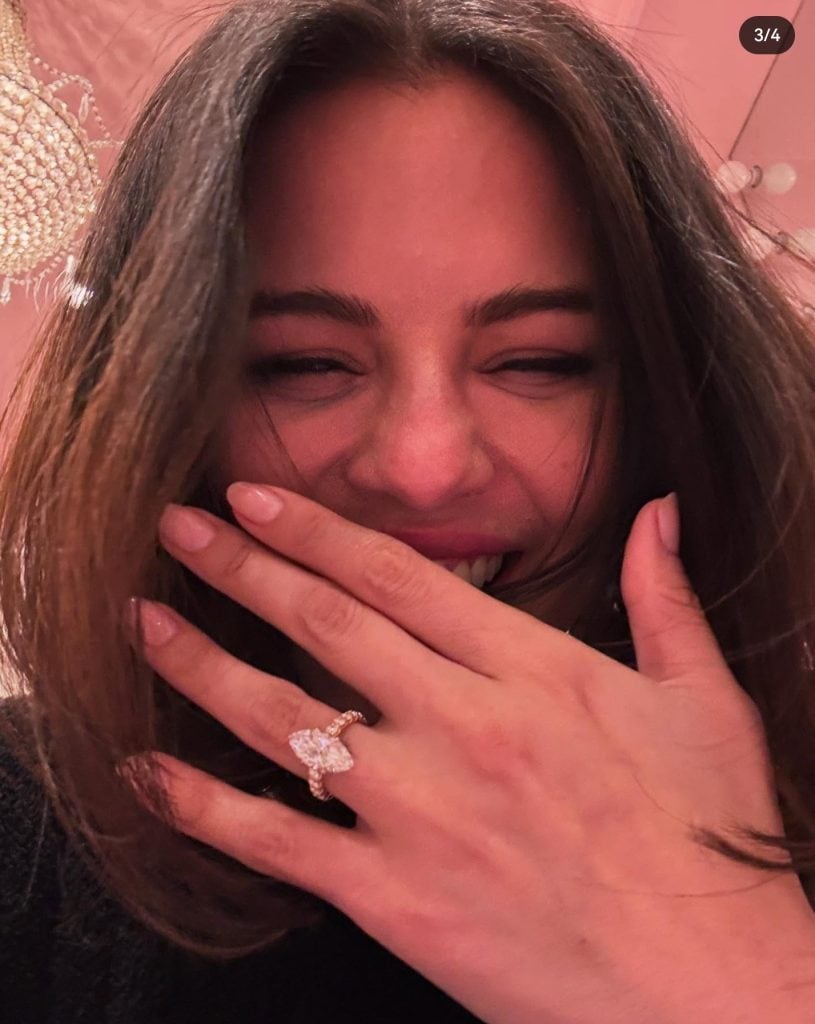 Cincin Tunangan Selena gomez