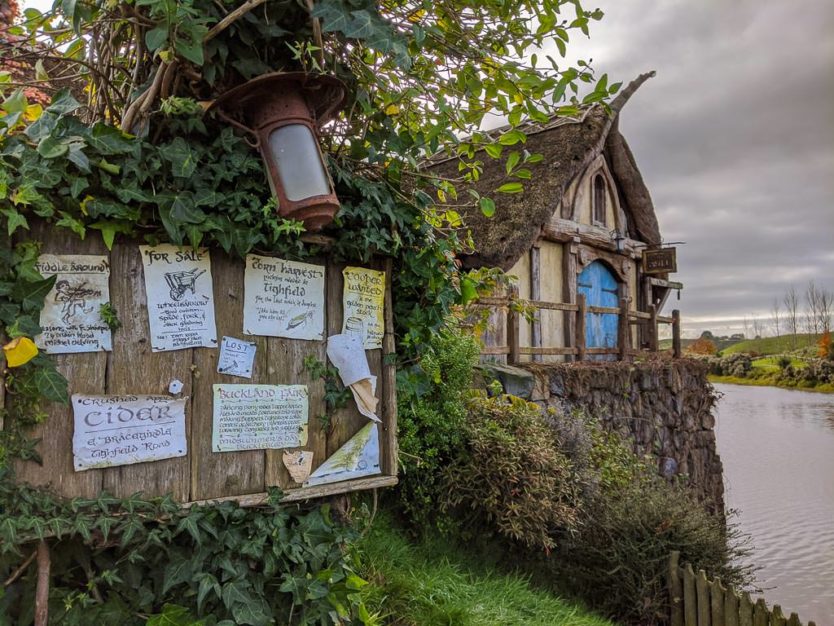 visiting hobbiton in new zealand - photo opps