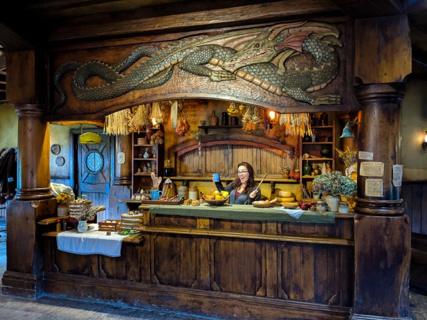 visiting hobbiton in new zealand - green dragon inn