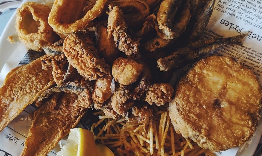 verschiedene frittierte Fische