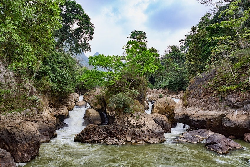 1st stop - Dau Dang waterfalls