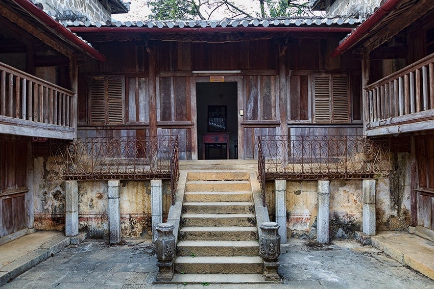 The back part of the Vương Family Castle