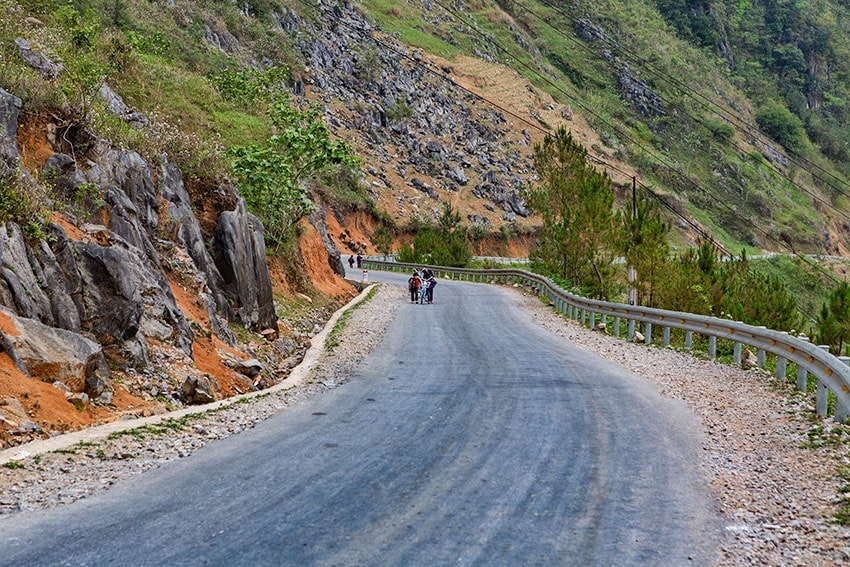 School kids on their way home