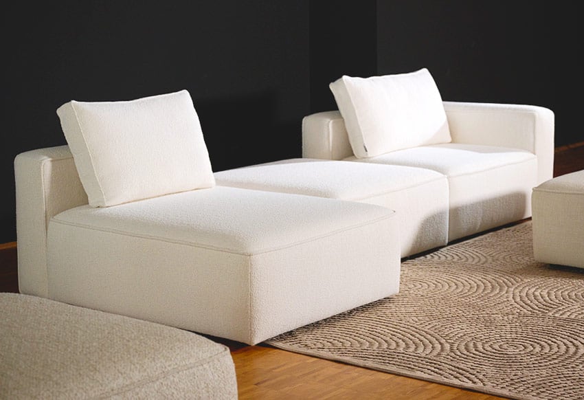 Bequemer weißer Lounge-Sessel in modernem Design. Modulsofa EPIC Sophisticated Living – flexibel kombinierbar in Meckenheim