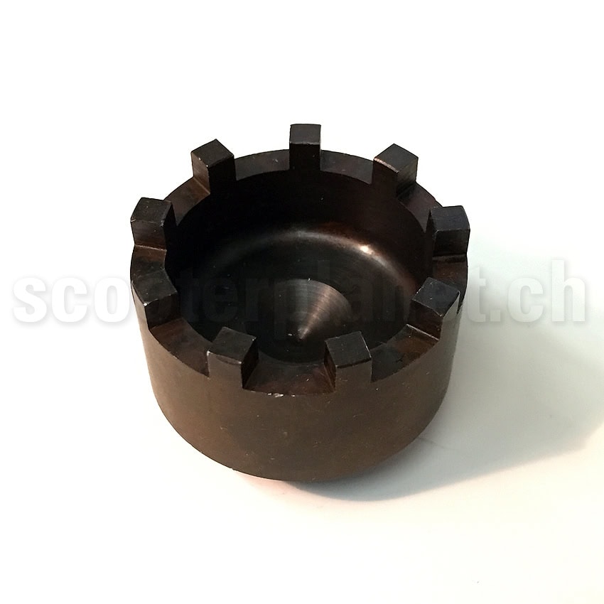 Alternative view of MEC. EUR. - Kronenmutterschlüssel für Mutter (Gewindering) bei Kugellager Hinterachse Vespa 125 Super (VNC1)/150 Super (VBC1T bis 153261)/160 GS (VSB1T)/180 SS (VSC1T)