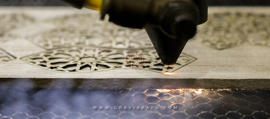 Proses Cutting dengan mesin laser co2