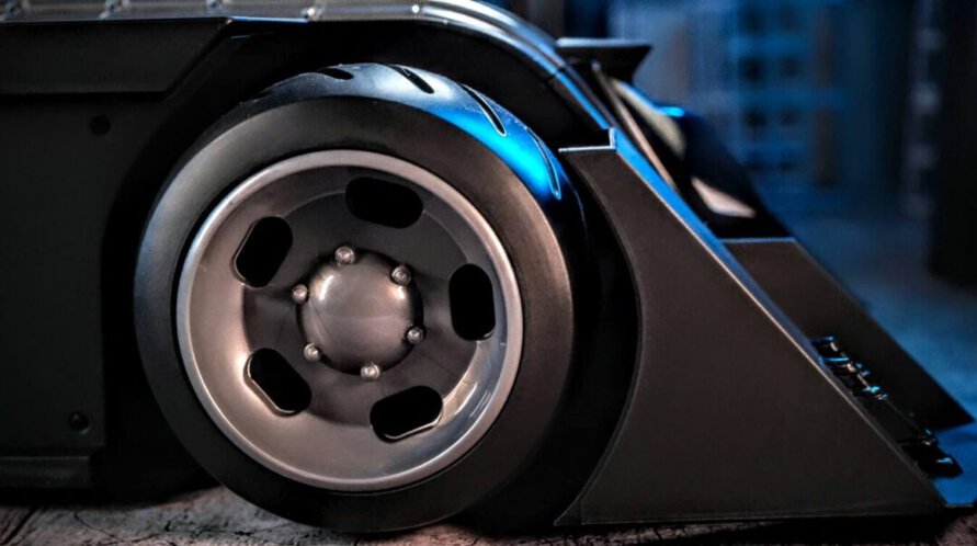 Close-up of the DC Multiverse Rebirth Batmobile wheel